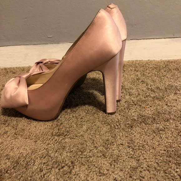 Pink bow tie Guess heels - Picture 4 of 4
